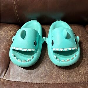Youth 3 Shark Design Aqua Blue Slides